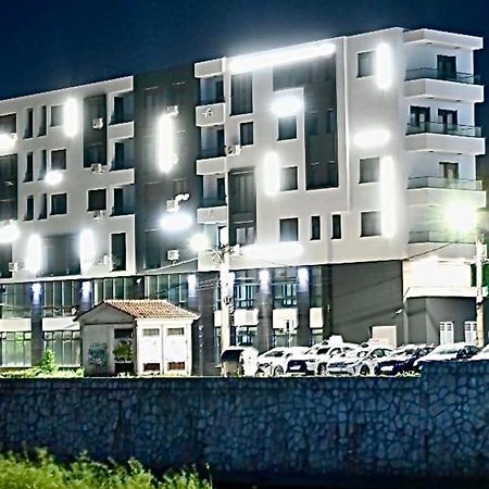 Riverside Ni Eksteriør bilde